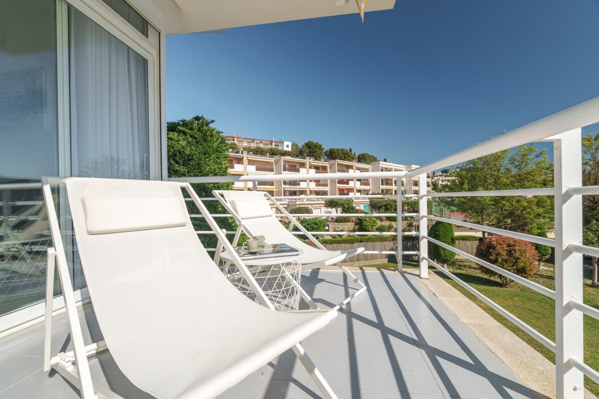 Apartment Almadrava,
