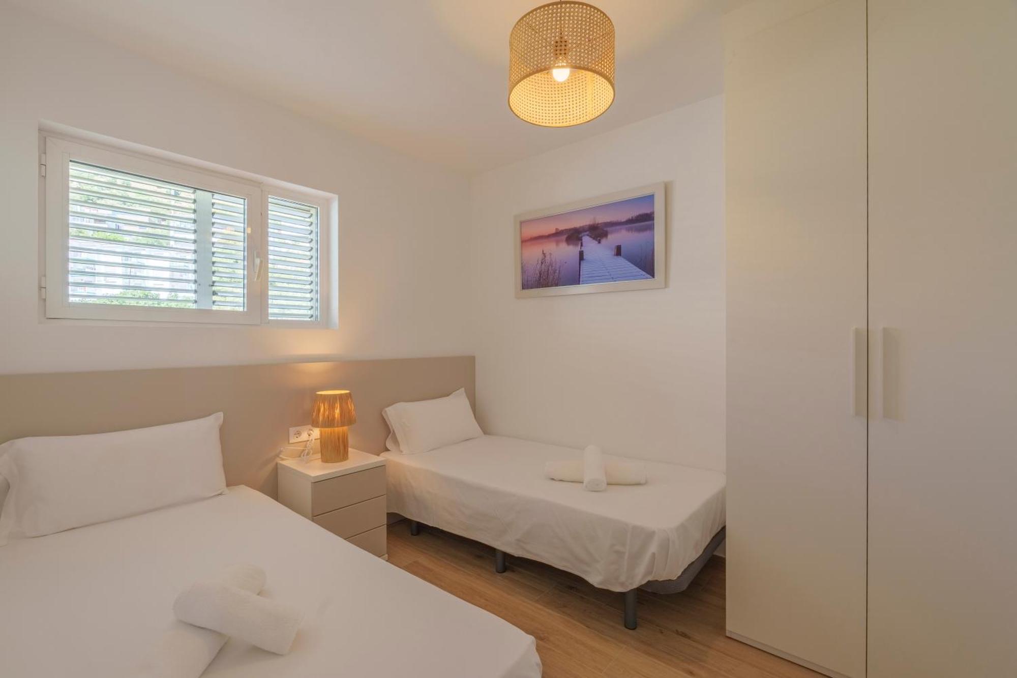 Almadrava, Apartment *